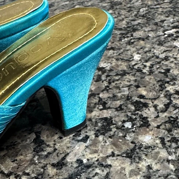Vogue Turquoise and Gold Embellished Heels EUC 39 - Picture 7 of 16
